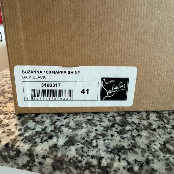 Christian Louboutin Shiny Nappa Suzanna 100 pumps - Picture 3 of 7